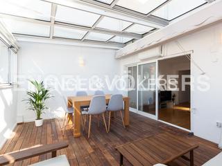 Location Attique à El Carme. Ático con terraza para corta estancia