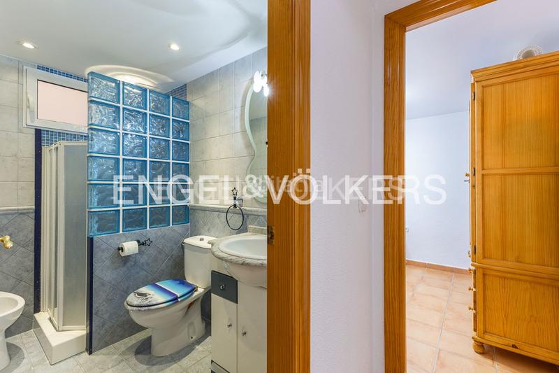 Foto d70b183d-3a9a-4d2e-a835-ad51081616cc. Alquiler apartamento alquiler en av blasco ibañes 24 en Cullera