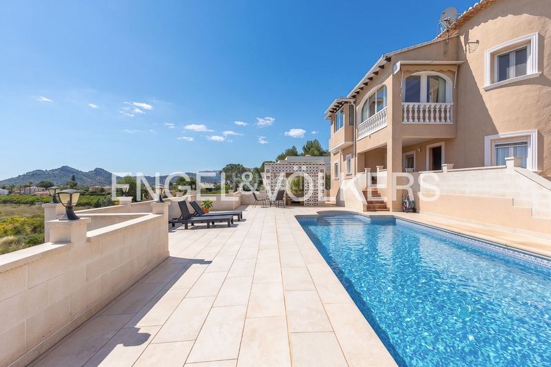 Foto 239d0abb-10ca-42f6-9597-1634d1f3a396. Casa amb calefacció aparcament piscina a Monte Solana Pedreguer
