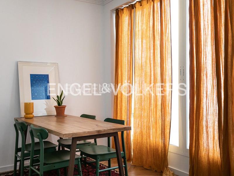 Foto 2d511a58-4c9c-46c2-be3a-270aa856f04b. Alquiler ático  con terraza en ruzafa para corta estancia en Valencia