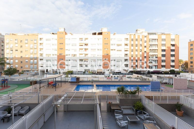 Foto 373bc726-fa00-4678-8de7-b6b988f1aa7b. Duplex con riscaldamento parcheggio piscina in Nou Benicalap Valencia