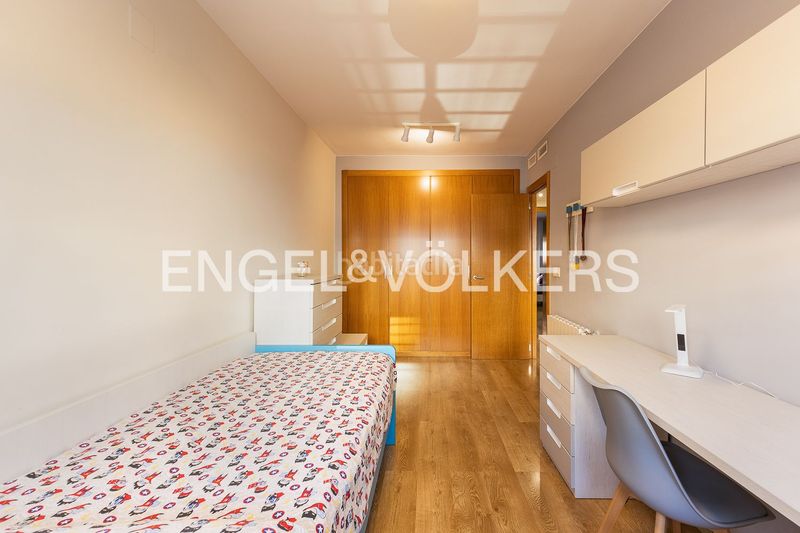 Foto ae40f441-587c-4632-9cd9-004cbeb1259a. Duplex con riscaldamento parcheggio piscina in Nou Benicalap Valencia