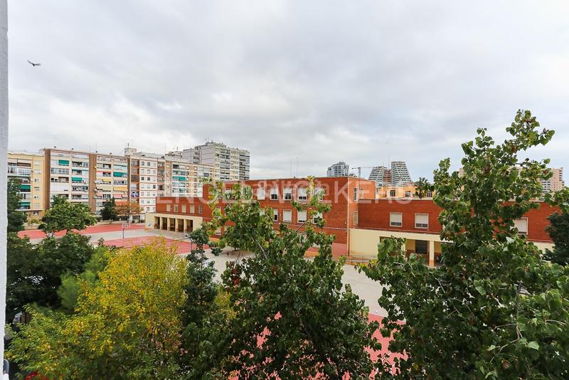 Foto 21946a48-e84a-4cf5-b7cd-3234fee157c2. Alquiler apartamento piso reformado en monte olivete en Valencia