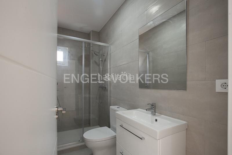 Foto 771f985f-63c3-4158-bd68-d5f94b41be4f. Alquiler apartamento piso reformado en monte olivete en Valencia