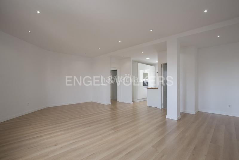 Foto 8d5f27c7-17aa-4df6-abb6-058ff58e23af. Alquiler apartamento piso reformado en monte olivete en Valencia