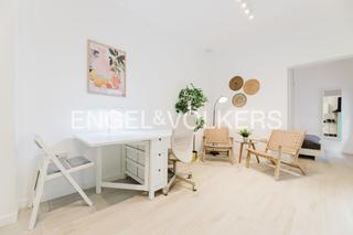 Lloguer Apartament  Carrer d' antonio ponz. Estudio amueblado en planta baja con patio  calle antonio pons