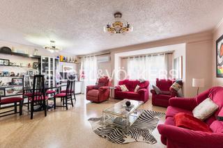 Piccolo appartamento in L´Hort de Senabre. Sexta altura con doble orientación y balcón en gaspar aguilar