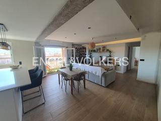 Location Appartement à Ciutat Jardí. Alquiler plaza del cedre