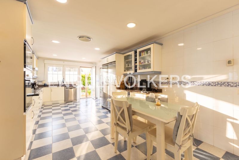 Foto 125b78ca-55e3-41db-b0e7-5c4ff2b4802c. Casa amb calefacció aparcament piscina a Playa de la Concha Oropesa del Mar