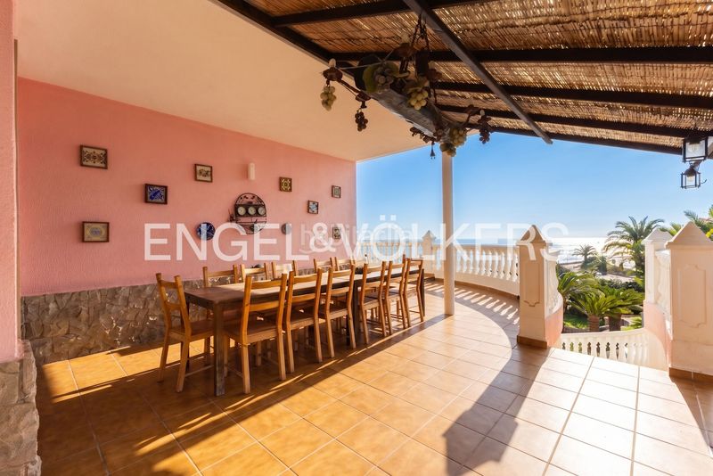 Foto 2e96f39a-d47c-4e1e-994d-42ee7275c109. Casa amb calefacció aparcament piscina a Playa de la Concha Oropesa del Mar