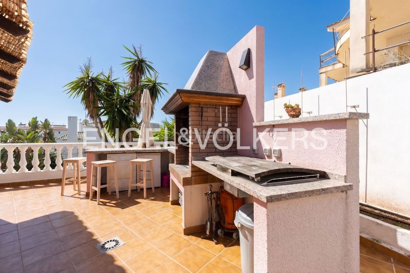 Foto 6469d9b4-0e9d-4ab1-b391-91b4050f0e81. Casa amb calefacció aparcament piscina a Playa de la Concha Oropesa del Mar