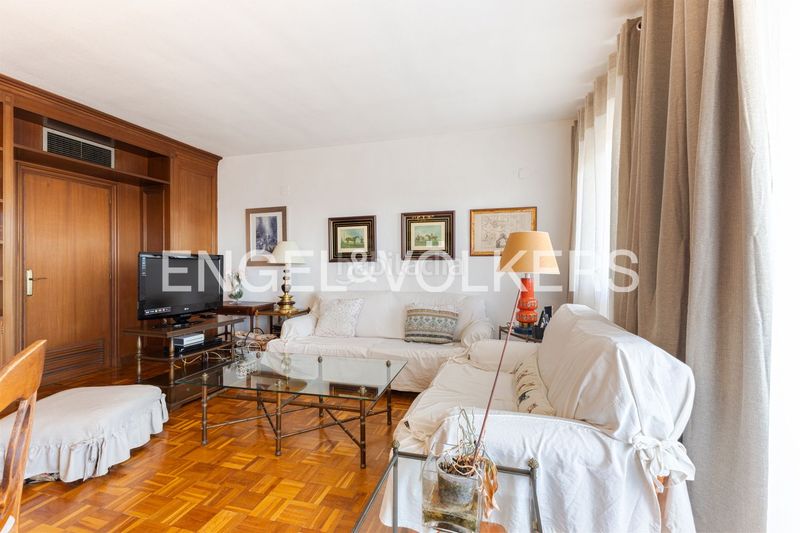 Foto 1be0c347-d296-4b9c-9739-04fe838a1167. Rent flat with heating parking in El Botànic Valencia