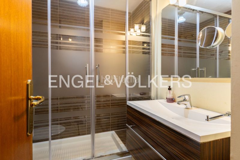 Foto 608f75df-e4b8-4768-80e4-dc0b0d6f1386. Rent flat with heating parking in El Botànic Valencia
