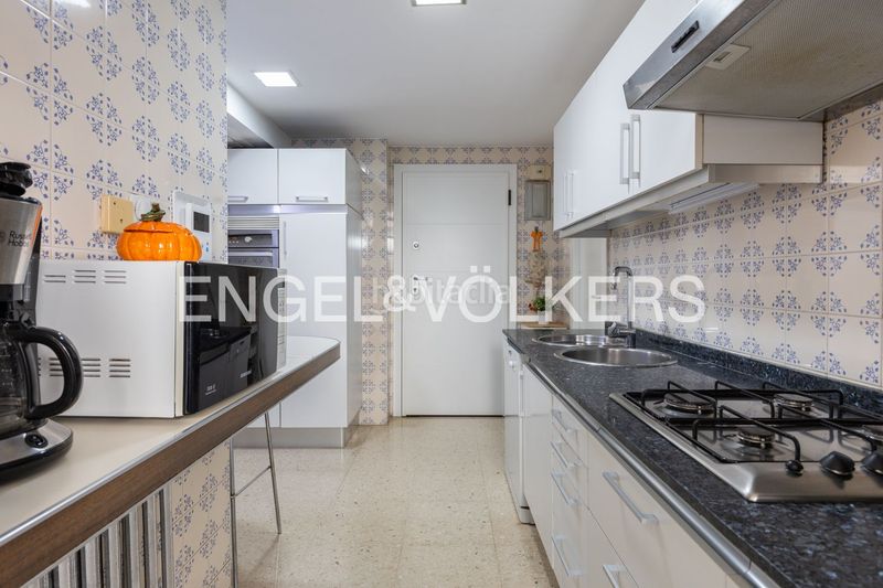 Foto 97925d1f-f94e-481c-a74b-bc06c8c6ade2. Rent flat with heating parking in El Botànic Valencia