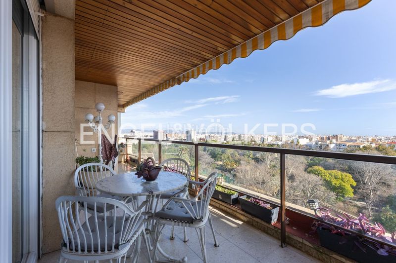 Foto fc2fcfbc-9417-49ca-ab02-74a8cafa3a84. Rent flat with heating parking in El Botànic Valencia