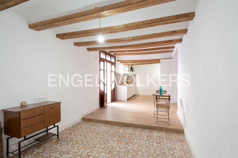 Foto 041b2592-051f-4a6c-a8f1-cee18805edd2. Casa amb calefacció piscina a Núcleo Urbano Pobla de Vallbona (la)