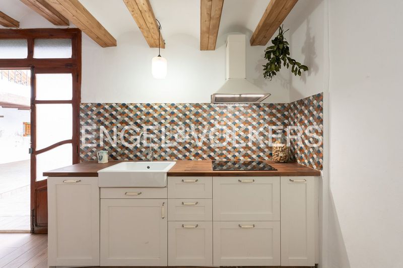 Foto ae8645ba-ff0d-4f3d-8add-0e6601b98fa0. Casa amb calefacció piscina a Núcleo Urbano Pobla de Vallbona (la)