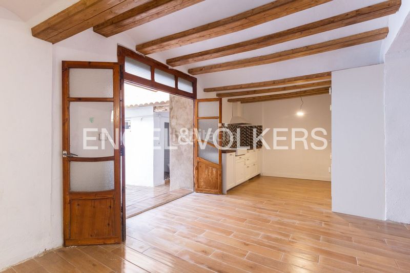 Foto e284a570-8607-4936-9c19-7f9687002c2f. Casa amb calefacció piscina a Núcleo Urbano Pobla de Vallbona (la)