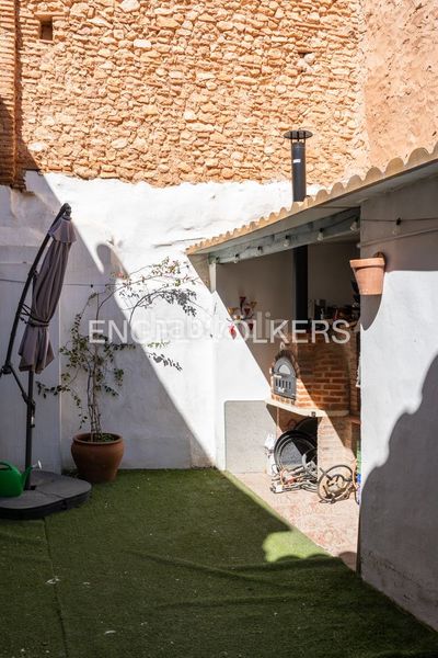 Foto fd9cb573-bc13-4c02-9236-84a9691318ed. Casa amb calefacció piscina a Núcleo Urbano Pobla de Vallbona (la)