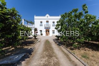 Casa a Carcaixent. Espectacular propiedad de reciente construcción rodeada de campo
