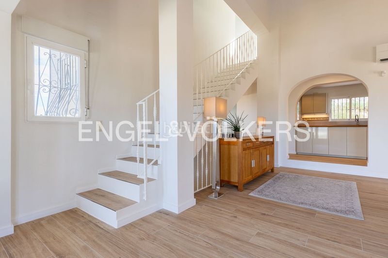 Foto 20c8795b-fb72-442b-8618-e0b9f5d37c54. Casa villa exclusiva de estilo escandinavo, minimalista y elegante. en Pedreguer