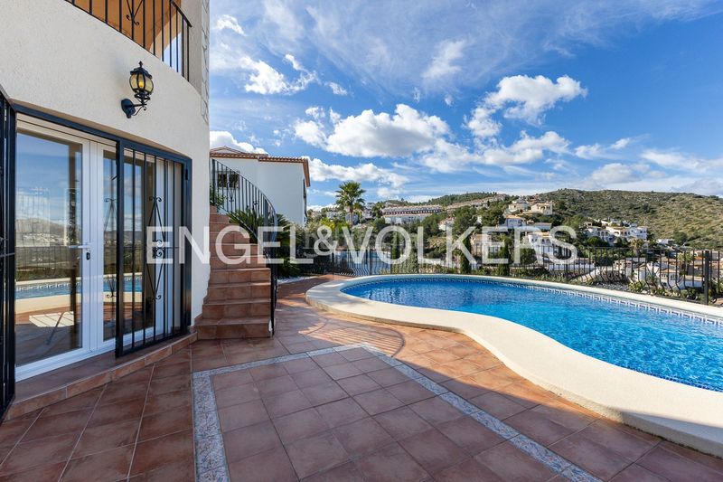 Foto 4e68d21b-c03c-448e-887f-4a5d4c9bbede. Casa villa exclusiva de estilo escandinavo, minimalista y elegante. en Pedreguer