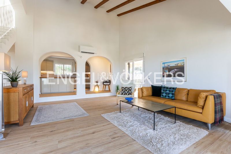 Foto b2676dde-fbd3-4285-bd23-b82c49335642. Casa villa exclusiva de estilo escandinavo, minimalista y elegante. en Pedreguer