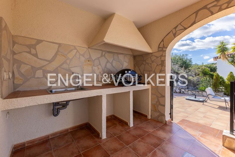 Foto e2a5e47a-ab4e-426f-9438-810b5c672a85. Casa villa exclusiva de estilo escandinavo, minimalista y elegante. en Pedreguer