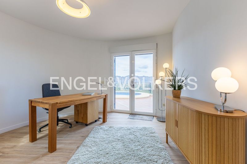 Foto ecf118b3-bba7-4b18-b4ea-74bd18a1152d. Casa villa exclusiva de estilo escandinavo, minimalista y elegante. en Pedreguer