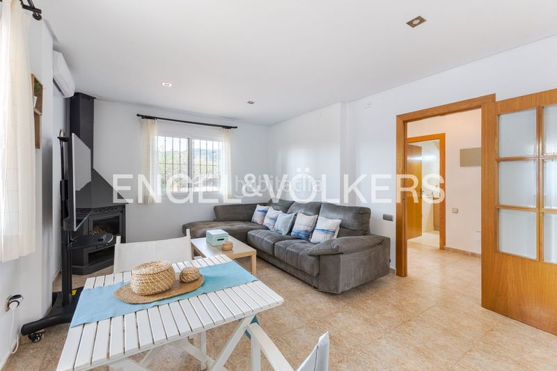 Foto 05274173-5694-484e-9b5e-a2fe3af399f5. Casa amb calefacció aparcament piscina a Torres Torres