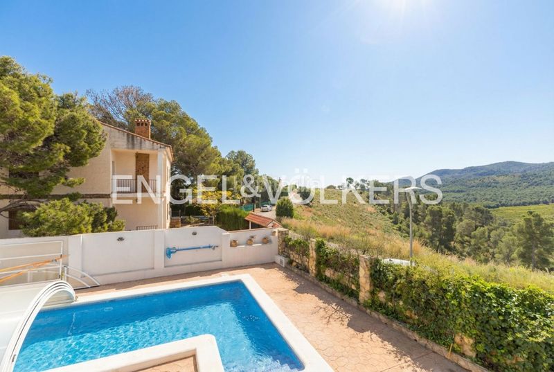 Foto 0ba9fab8-afab-4338-b701-fbffe6a3c023. Casa amb calefacció aparcament piscina a Torres Torres