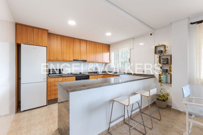 Foto 3a9972e4-2d33-4785-b36e-d8ca37fc899b. Casa amb calefacció aparcament piscina a Torres Torres