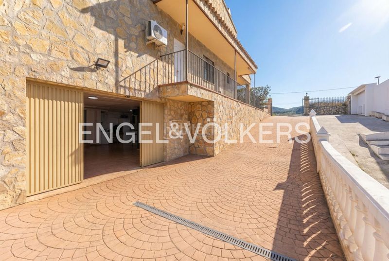 Foto 439f952b-e421-4b7c-a50f-af9dfa032b61. Casa amb calefacció aparcament piscina a Torres Torres