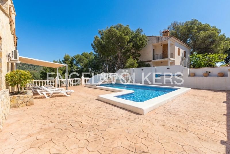 Foto 4e617d95-3378-41e9-875e-7bf0ce89ccc0. Casa amb calefacció aparcament piscina a Torres Torres