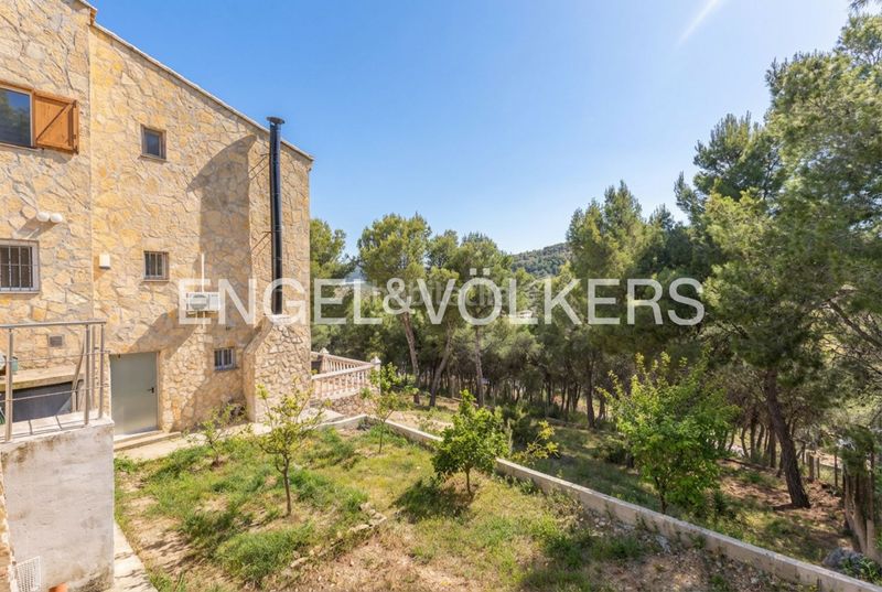 Foto 693d04b7-ec9f-47a9-bdb9-d8a0b8a018cc. Casa amb calefacció aparcament piscina a Torres Torres