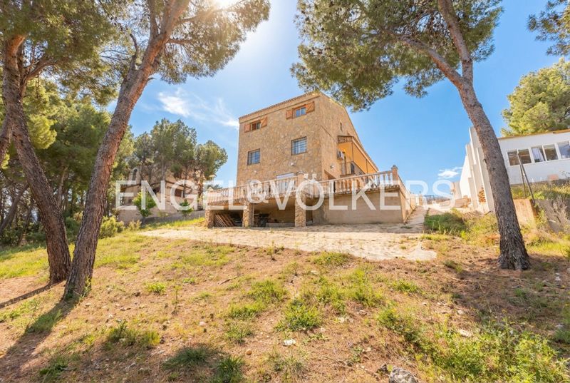 Foto 91cb8653-3e6a-4ee0-8d23-c9f363489eb4. Casa amb calefacció aparcament piscina a Torres Torres