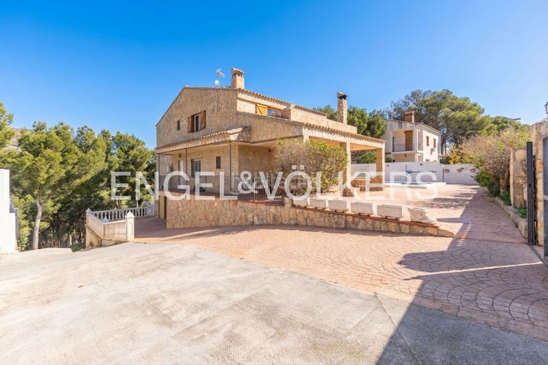 Foto b9fb1cf3-cd96-4451-a048-b6b21c598cfa. Casa amb calefacció aparcament piscina a Torres Torres