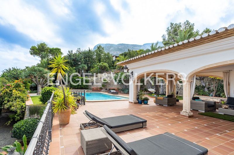 Foto 1529b5e7-86ff-4188-9b65-7a1419e8e99f. Casa amb calefacció aparcament piscina a El Montgó Dénia