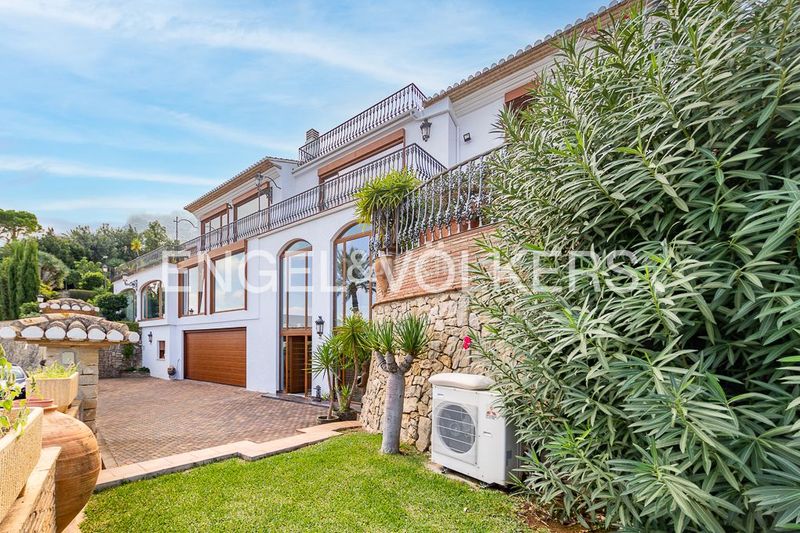 Foto 99532f8a-c572-4dd4-9855-4e6a13e64c07. Casa amb calefacció aparcament piscina a El Montgó Dénia
