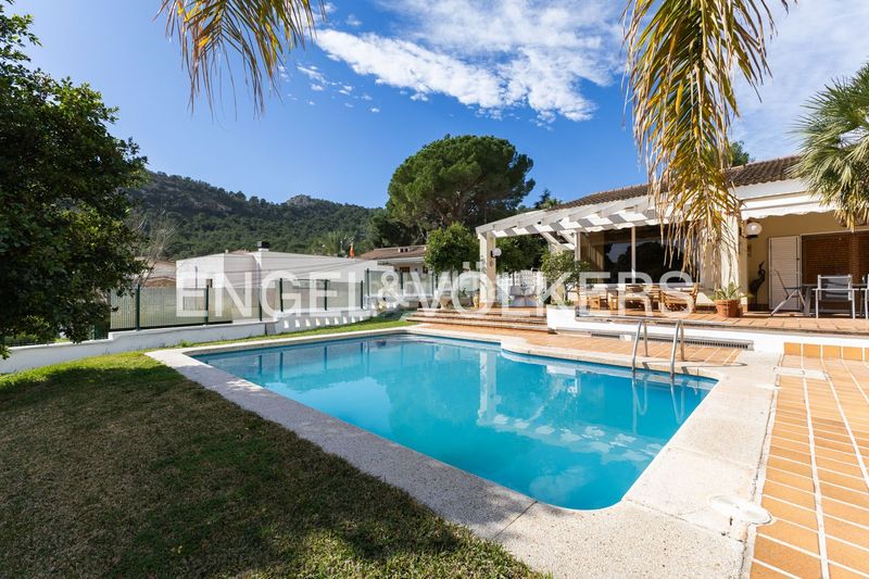 Foto 0ae29f52-35f3-47e0-bd5f-5bb11bf4db19. Casa amb calefacció piscina a Montornés-Las Palmas-El Refugio Benicasim / Benicàssim