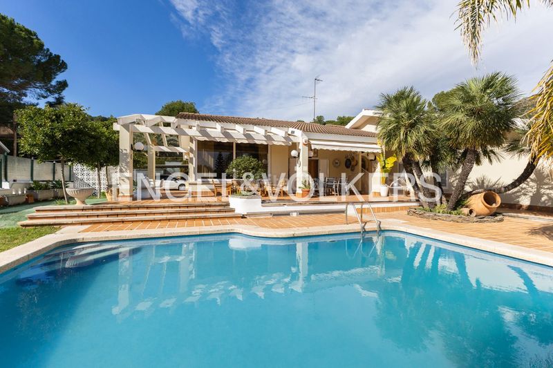 Foto 4f98b813-47b1-46fd-a69a-eb88be3c01f1. Casa amb calefacció piscina a Montornés-Las Palmas-El Refugio Benicasim / Benicàssim