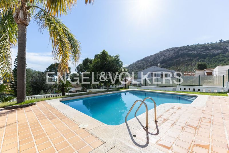 Foto c3587379-17f5-49c8-9e63-9d54944f9484. Casa amb calefacció piscina a Montornés-Las Palmas-El Refugio Benicasim / Benicàssim