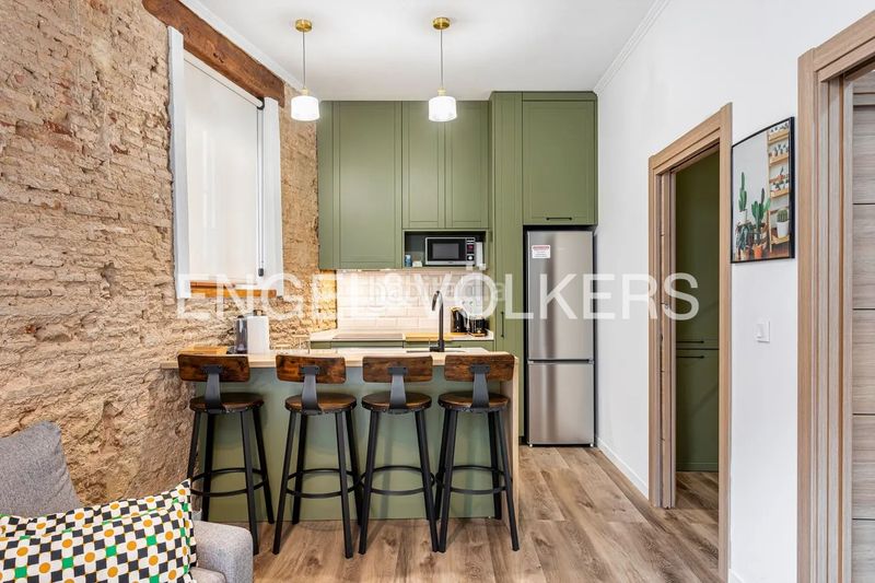 Foto 0ae8f59e-28c8-41e9-844b-b55f0bdeb793. Casa edificio reformado y en rentabilidad en El Carmen en Valencia