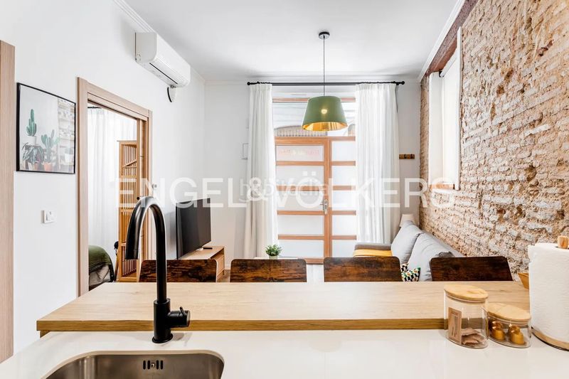 Foto ea613148-628f-4728-adc6-6425be02c774. Casa edificio reformado y en rentabilidad en El Carmen en Valencia