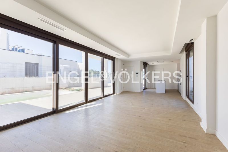 Foto 2efd84d0-e3c6-4142-8485-6cb1421f9a15. Casa amb calefacció aparcament piscina a La Conarda-Montesano Bétera