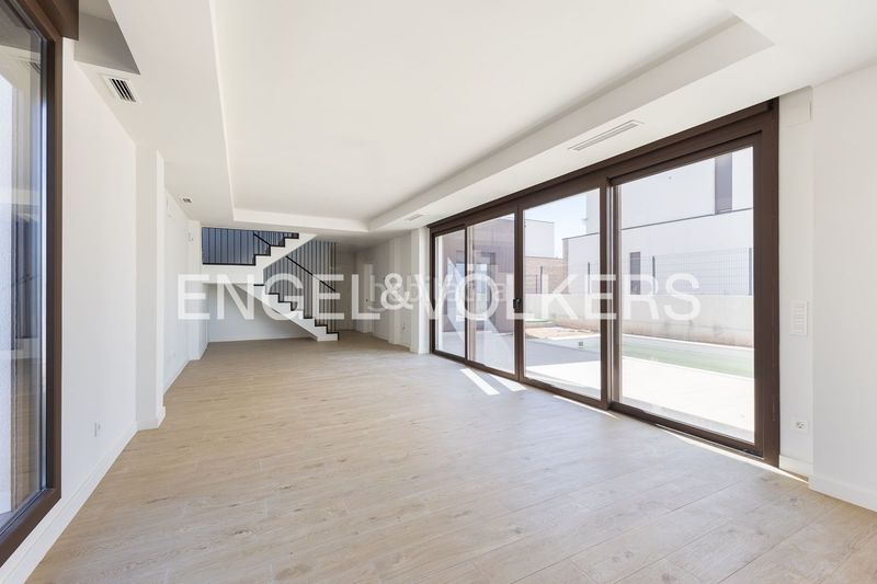 Foto 70e3afb7-e34d-453c-b86e-ec15073e180e. Casa amb calefacció aparcament piscina a La Conarda-Montesano Bétera