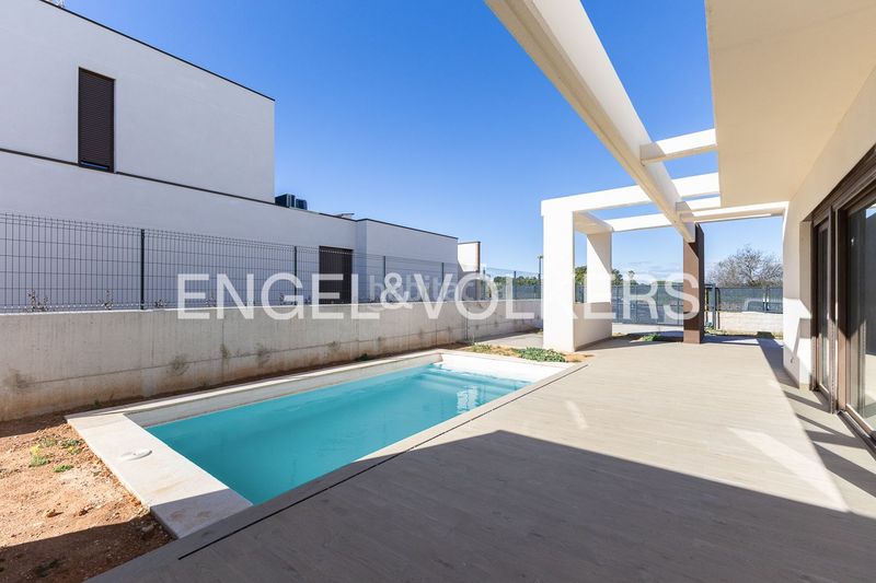 Foto d35a624a-818f-415b-a681-df24322d6909. Casa amb calefacció aparcament piscina a La Conarda-Montesano Bétera