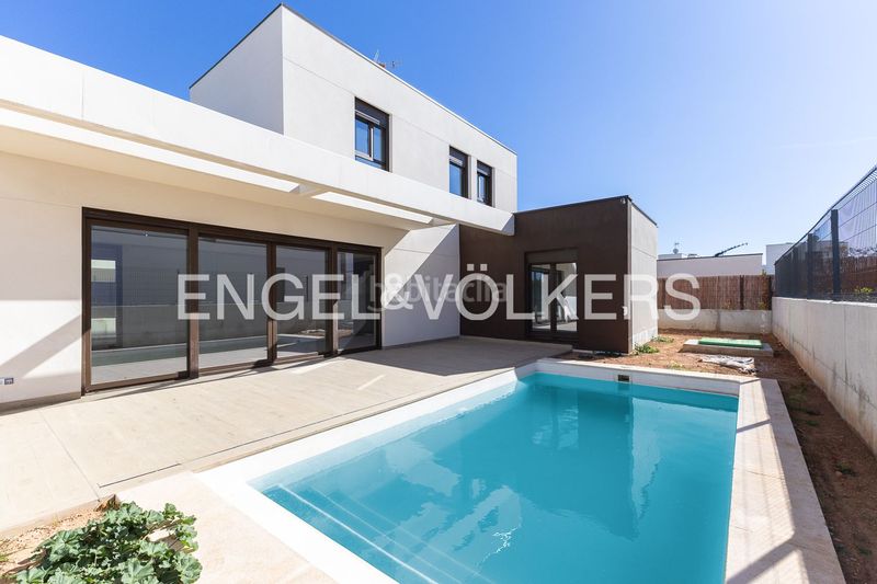 Foto e8733978-b034-42d3-a0bd-224484940824. Casa amb calefacció aparcament piscina a La Conarda-Montesano Bétera