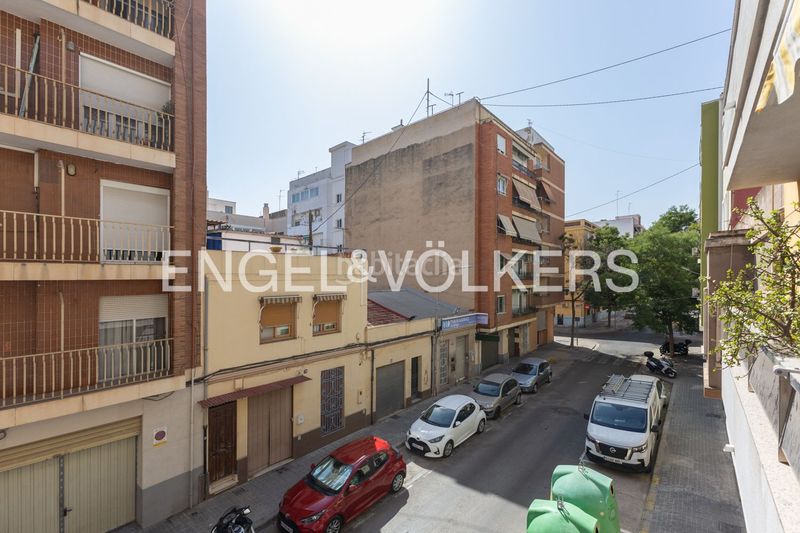 Foto 02d12248-82f6-4efc-948f-3e9b28dd2866. Pis amb calefacció aparcament a Torrefiel Valencia