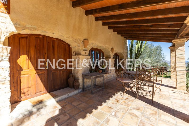 Foto 4d99cbff-d42f-4b74-816f-431760cc2533. Maison avec chauffage parking piscine dans Vall de Laguart